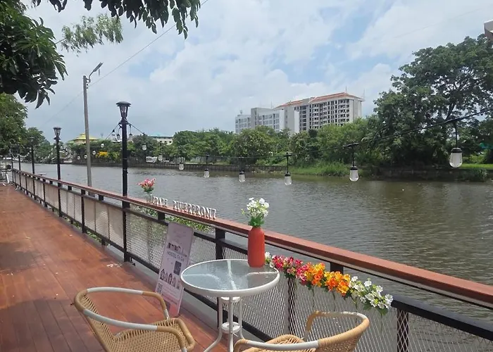 Hotel Grace Riverfront Banguecoque