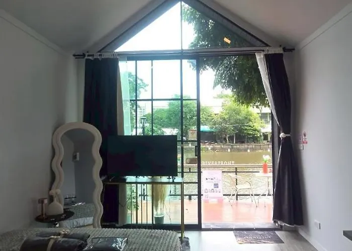 Hotel Grace Riverfront 3*