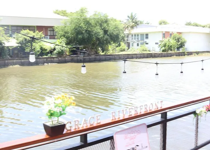 Hotel Grace Riverfront